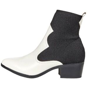 MIA Boots Nicky Black White Western Booties - Size 8.5